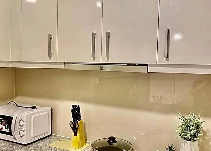 Uptown Parksuites 4*
