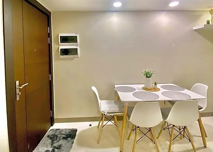 Uptown Parksuites 호텔