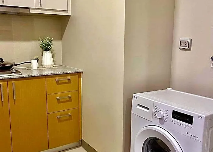 Uptown Parksuites 4*